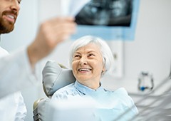 patient visiting dentist for checkup 