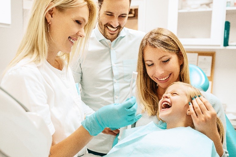 The Benefits of Choosing a Family Dentist